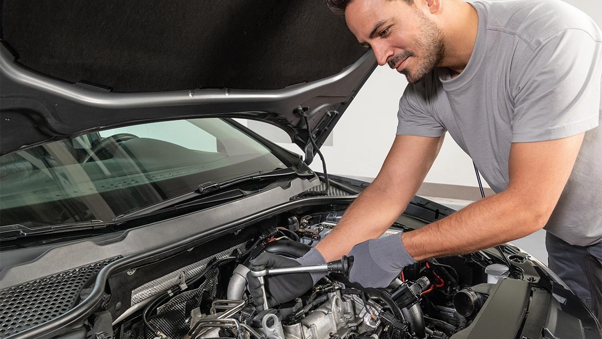 Technische Unterstützung bei der Reparatur von Pkws und Nutzfahrzeugen